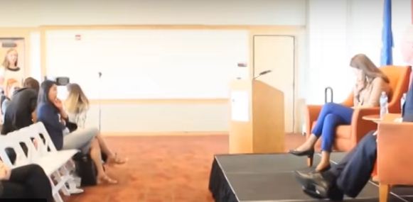 VIDEO/ Ambasadorja e Kosovës në SHBA sulmohet me vezë