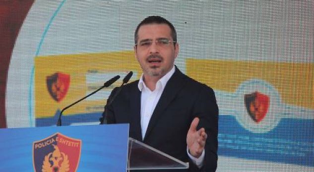 Saimir Tahiri reagon për herë të parë pas largimit të Manjanit dhe akuzave të tij