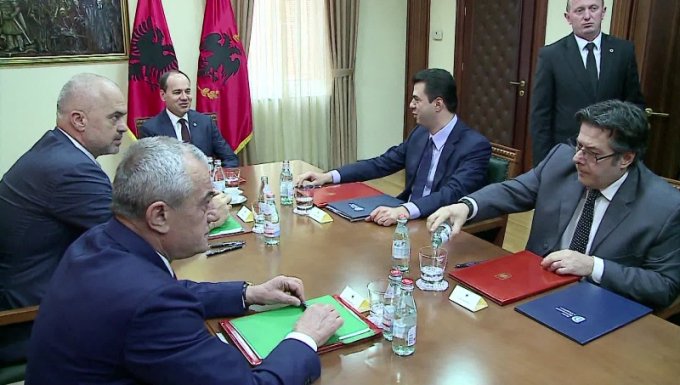 AXHENDA E KRIZËS/Rama në konferencë shtypi, Basha takim me ambasadorët