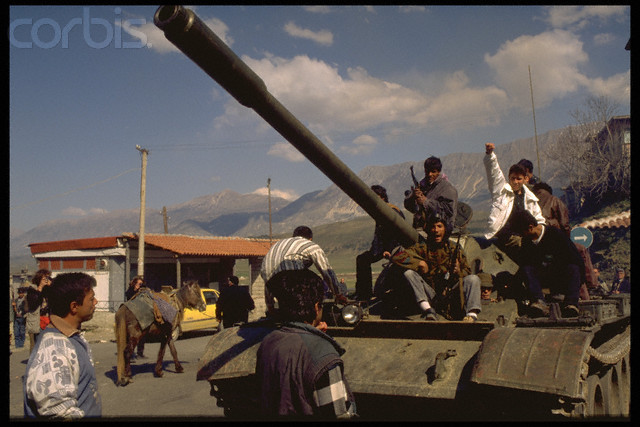 DOSJE/ A po përgadisnin mediat greke terrenin për sulmin ushtarak ndaj Shqipërisë në 1997