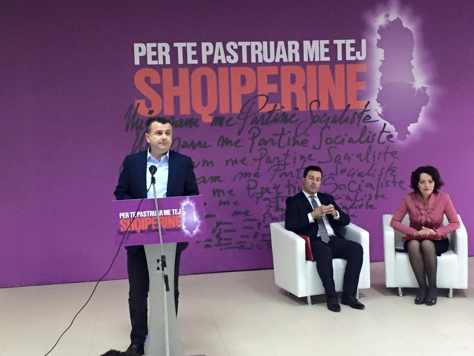 Qytetari dixhital informon: Devoll, qytetaret sulmojne Taulant Ballen