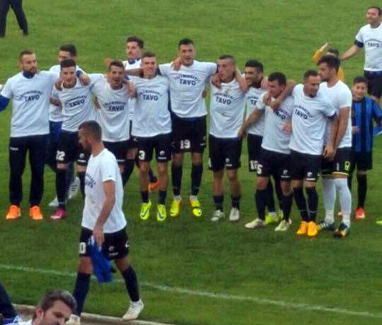 FOTO SKANDAL/ Vangjel Tavo e shndërron “Luftëtarin” në seksion të LSI-së