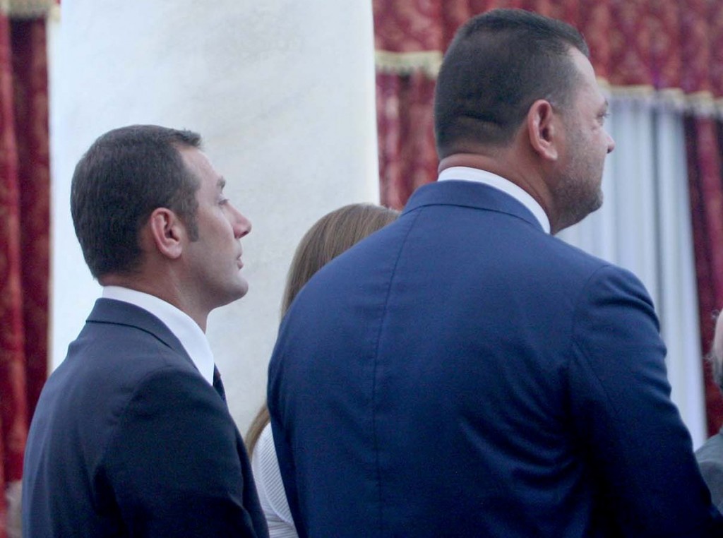 Pas 6 orë debatesh, Këshilli i Mandateve vendos “pro” kërkesës së Prokurorisë, sot vendos Kuvendi për arrestimin e Doshit dhe Frrokut