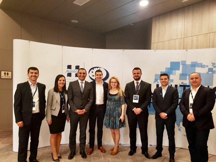 FOTO/ Të rinjtë e djathtë europianë mbështesin kauzën e zgjedhjeve të lira e të ndershme në Shqipëri