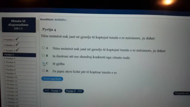 Testi për mësuesit, shikoni çfarë gabimesh të trasha ka!