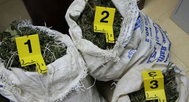 Sarandë, sekuestrohen 8 thasë me kanabis në një makinë