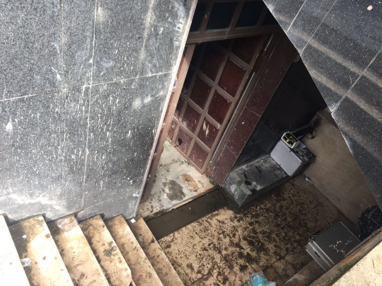 FOTO & VIDEO GALERI/ Grabitësit e bankës mohojnë akuzat në gjykatë