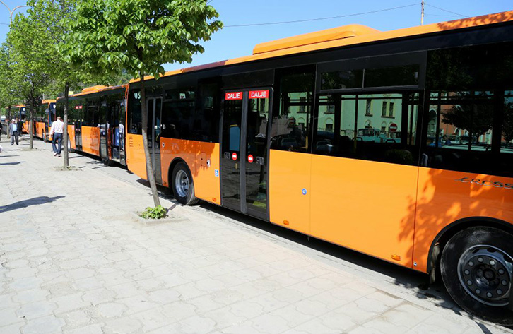 ÇMIMI/ Nga nesër biletat e abonentë 25 – 33 % më shtrenjtë, abonentë e studentëve shiten në tregun e zi