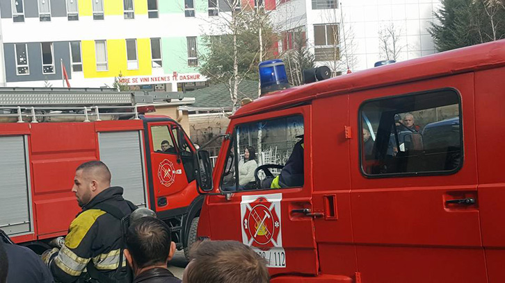 DETAJE/ Guraja e djegur në ashensor do i çonte bukën djalit, ulërinte “ndihmë!”