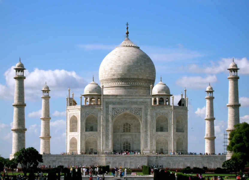 Indi, një çift që u ndalohet të martohen tentojnë vetëvrasjen në Tai Mahal