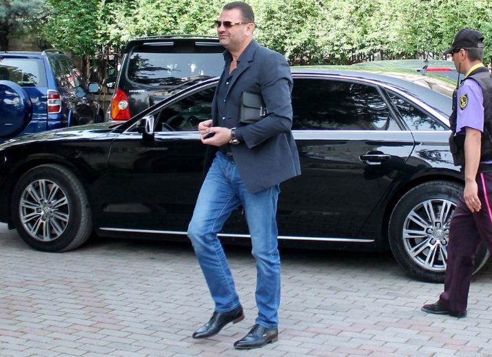 Tom Doshi në Prokurori, merret në pyetje për pasurinë e tij