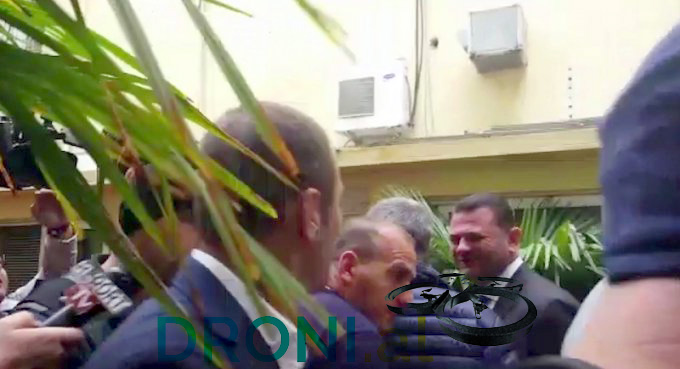 FOTO/ Mark Frroku dhe Tom Doshi përshëndeten me njëri-tjetrin në Gjykatën e Lartë