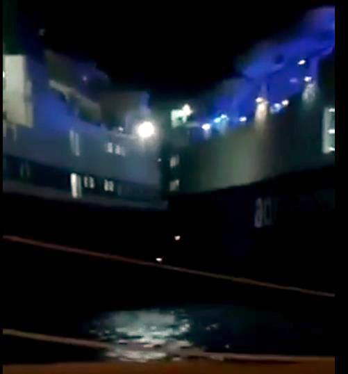 VIDEO EKSKLUZIVE/ Prag katastrofe në Portin e Vlorës, dy tragete rrezikojnë përplasjen mes tyre