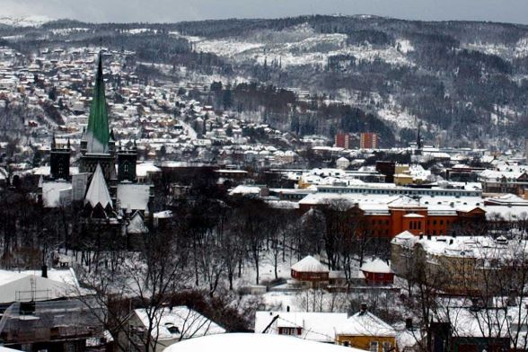 DOSJA/Kamarierja qe coi ne burg Nelgertin me te atin, reklamë për shërbime seksi në gazetat norvegjeze