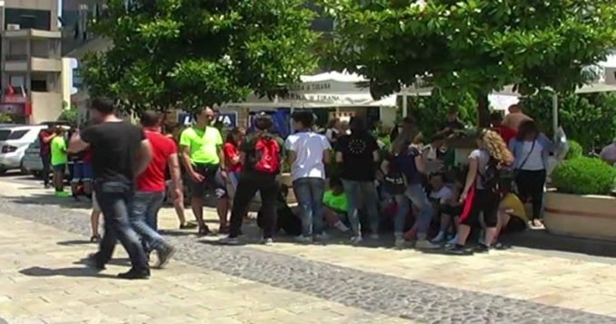 Çekët anulojnë prenotimet, refuzojnë të vizitojnë Shqipërinë