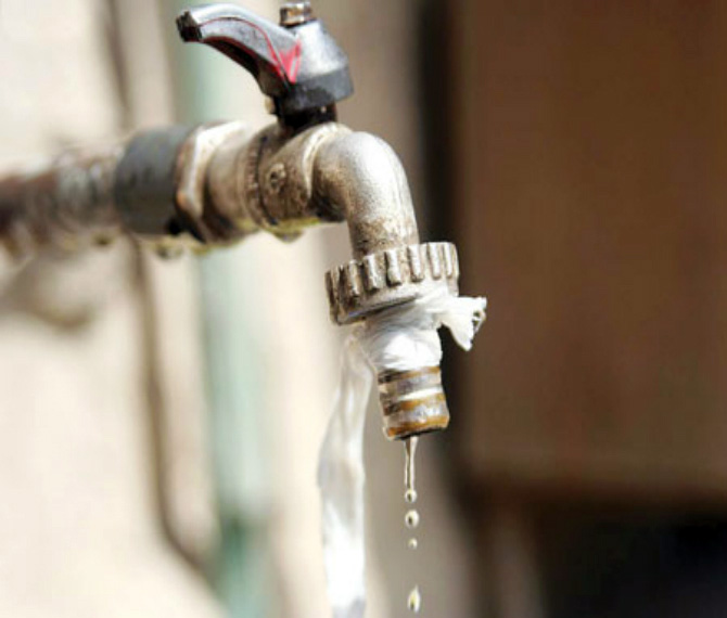 E RRALLË/ Gjysma e Tiranës pa ujë Veliaj çudit, nuk akuzon opozitën…, por “fajin e kanë shirat”