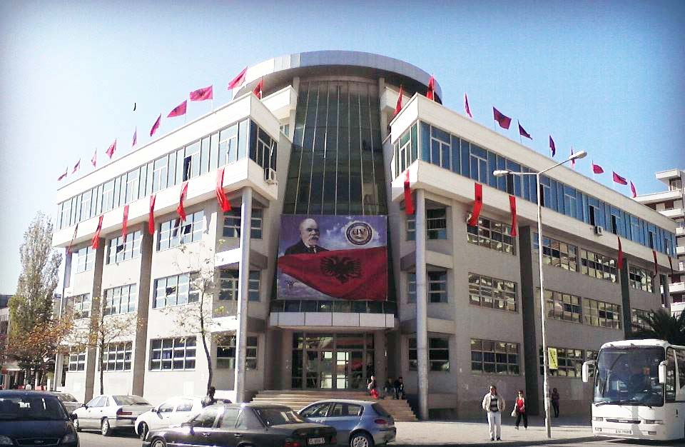 Enigma e dorëheqjes së kandidatit për rektor në Universitetin e Vlorës