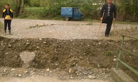 Rrëzohet ura, izolohen 5 fshatra në Elbasan