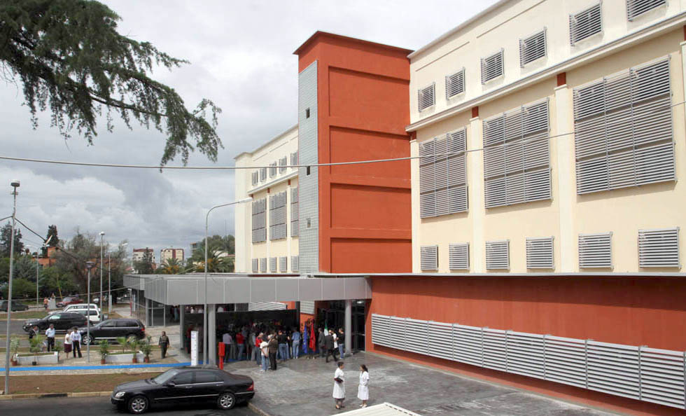 Temperaturat e larta, çfarë këshillojnë mjekët