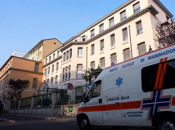 TRONDITESE/ 3-vjeçarja qëndron 24 orë pranë nënës së vdekur