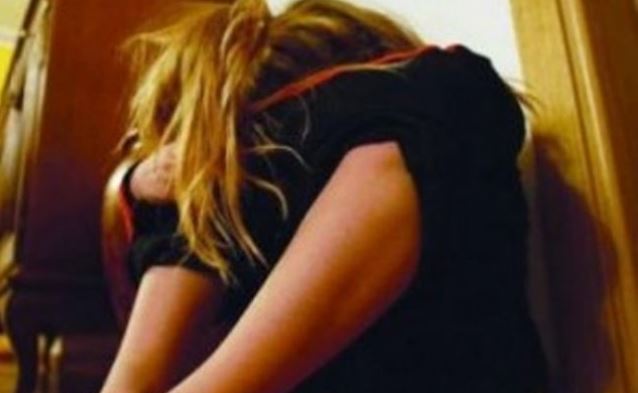 Historia tronditëse e 17-vjecares që abuzohej nga vëllai dhe xhaxhai