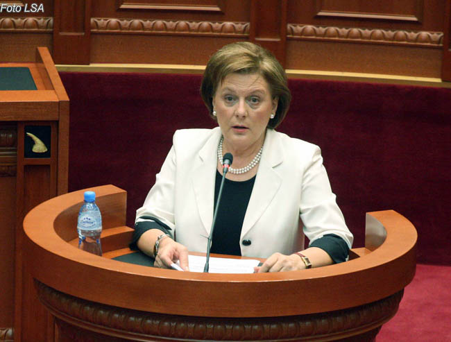 Valentina Leskaj letër Metës: Mandati im në Gjykatën Kushtetuese