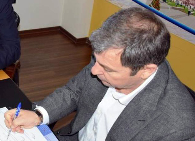 DETAJE/ Durrës, kush është kryetari i PS-së, vartësi i Vangjush Dakos, që ju vendos eksploziv në banesë