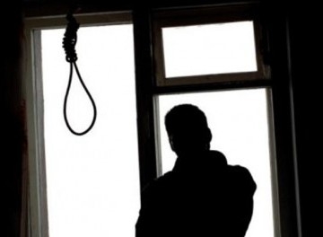 Një burrë var veten në Prrenjas