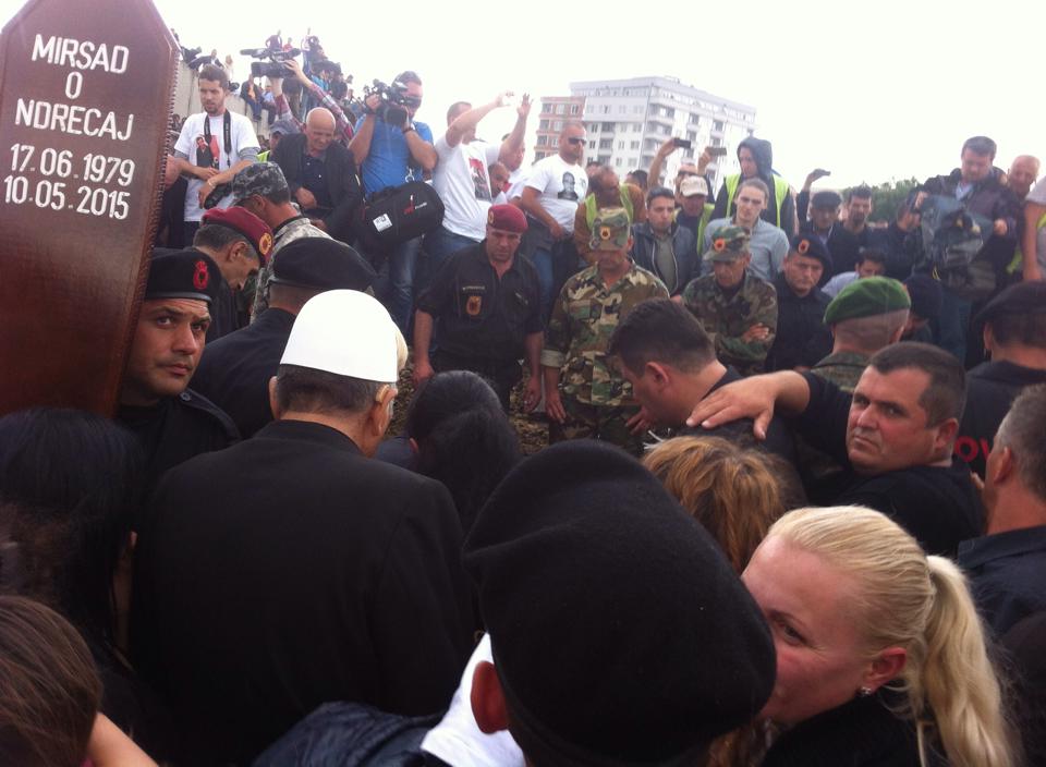 Varrosen me nderime të mëdha në Prishtinë 8 të vrarët e Kumanovës