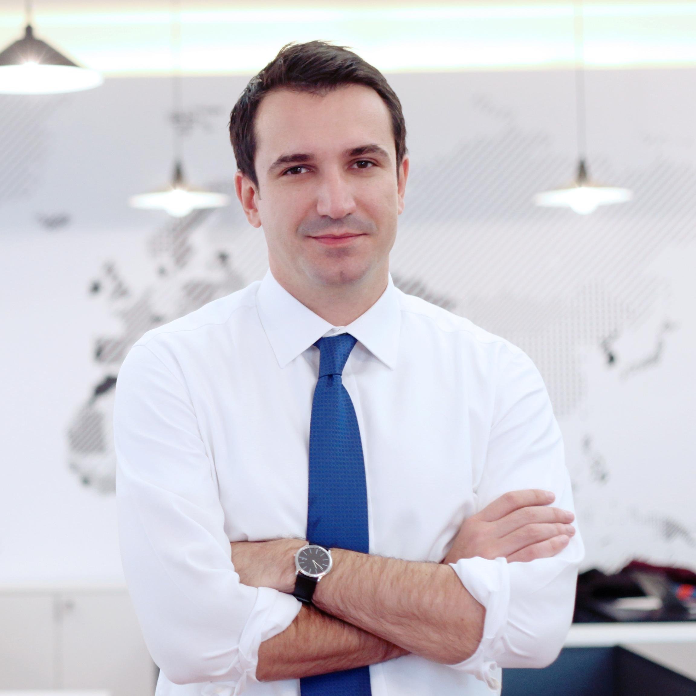 Nëna koment Veliajt: Hiq foton e djalit tim nga Facebook-u