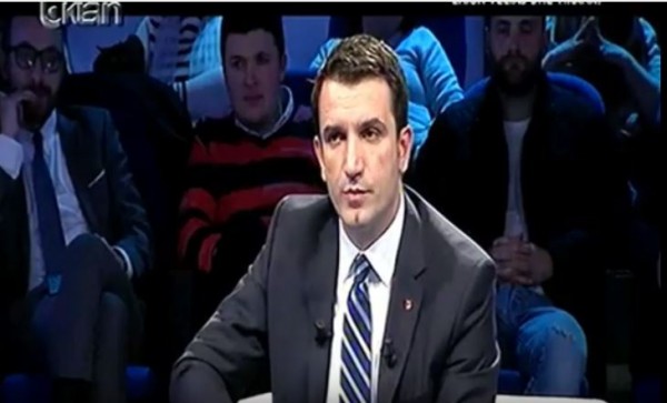 Erion Veliaj “nuk është vizituar”, grindet në TV me të ftuarit, grindet edhe me komentuesit në “Facebook”