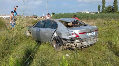TRAGJIKE/4 persona, gjysma italianë vdesin në aksident në Velipojë