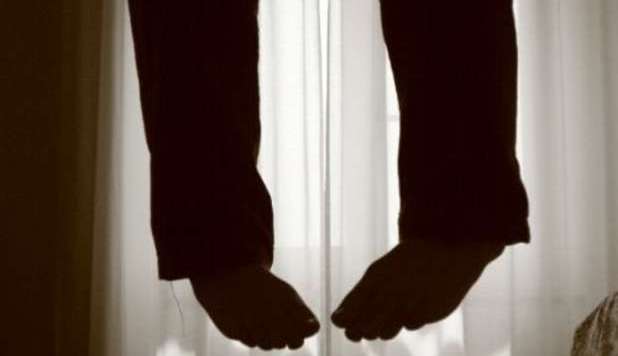 Berat,divorci më bashkëshorten e çon radiologun e poliklinikës në vetëvrasje