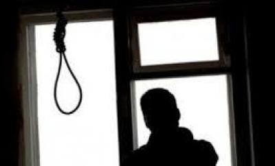 Prrenjas varë veten në shtëpi 20 vjeçari