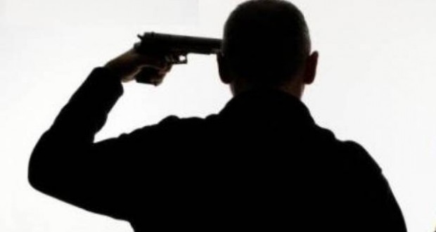 Tropojë, vret veten me armë, plagos nusen e xhaxhait