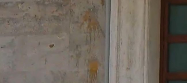 Protestuesit godasin me vezë kryeministrinë