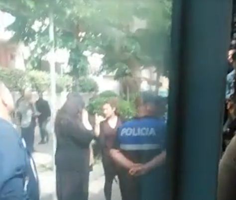VIDEO/ Tiranë, vidhet një portofol, policia bllokon urbanin