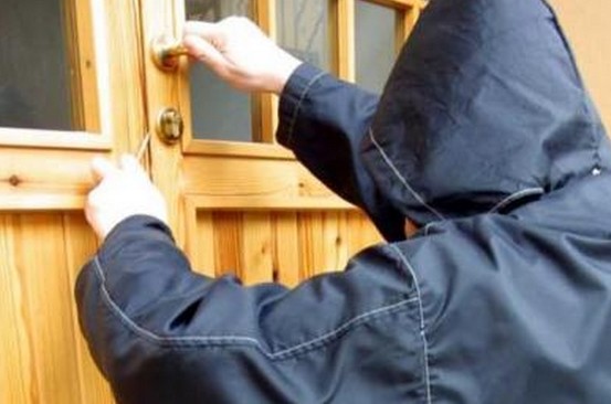 Vodhën 12 banesa në Tiranë, 1 në pranga, 1 në kërkim