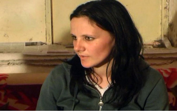 Vjollca i rikthehet dëshmisë së parë: Urimi më rrëmbeu dhe shiti 4 herë për 400 euro në Maqedoni