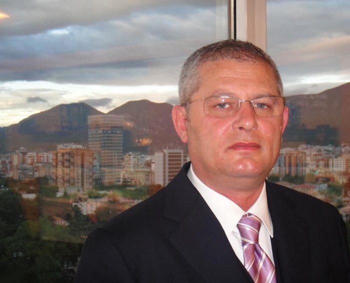 Konfliktohet me Ahmetajn, shpërfillet nga Rama, largohet nga PS deputeti Vladimir Kosta