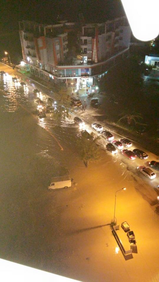 Vlora përmbytet, deputeti i saj Edi Rama hap ekspozitë pikture në Mynih