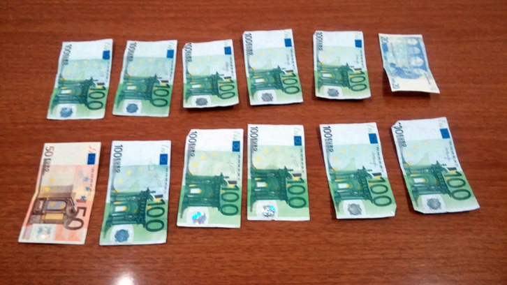 FOTO/ Vlorë, “bënte pazar” me euro false arrestohet 28-vjeçari