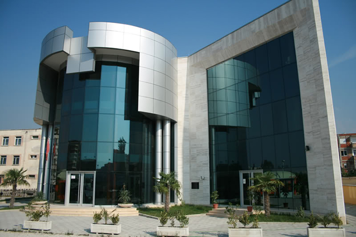 VITI 2014/ Mediat afër Edi Ramës denonconin rastin e vëllait të Fatmir Xhafajt *