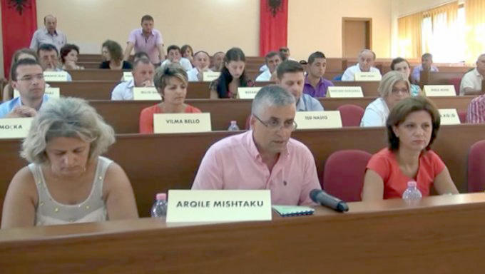 Vlorë, rrjedhje te këshilltarët e djathtë, dy demokratë dhe një ballist formojnë grup më vete