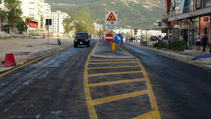 Lungomarja lë Vlorën pa drita, Orikumit e Radhimës i çahen tubat