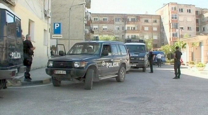 Vlorë, vajza djeg nënën e saj