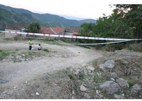 Vrasësi i të riut për një vijë uji nuk dorëzohet: Do vras veten