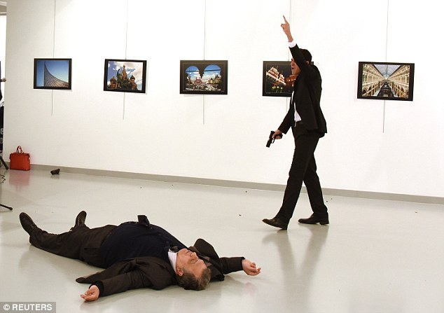 Turqia zbulon dy bashkëpunëtorët e vrasësit të ambasadorit rus