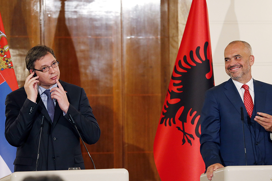 Rama uron Vucic për fitoren, pas “monumentit në zemër” që “i ngriti” kombëtares për humbjen