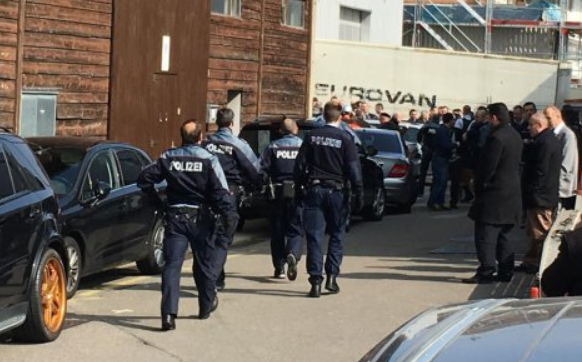 Sherr mes besimtarëve dhe hoxhës në xhaminë shqiptare në Zvicër